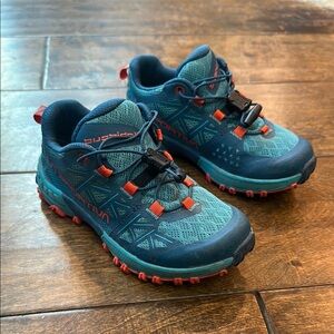 La Sportiva kids Bushido II Jr. (EUR 28, Kids US 11) Hiking and Trail Shoes